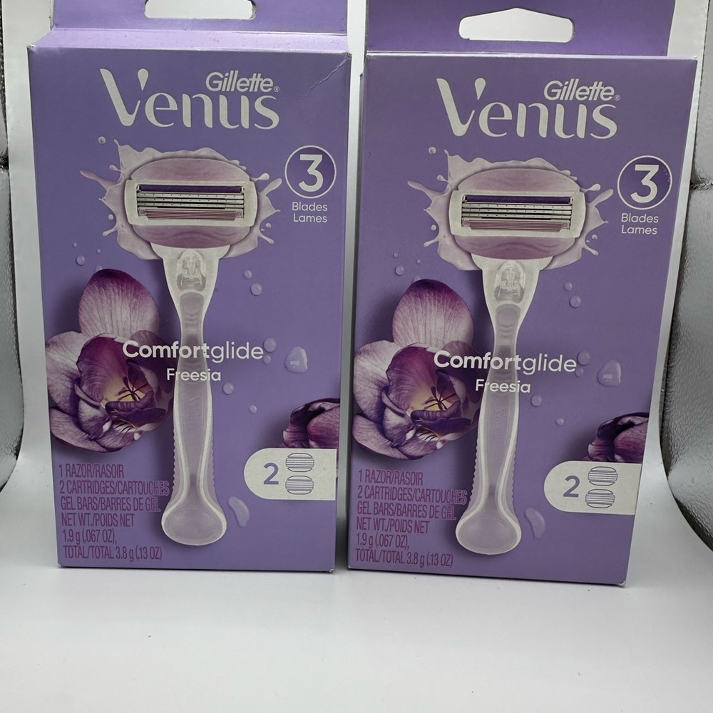 2 Gillette Venus confordglide freesia. NEW